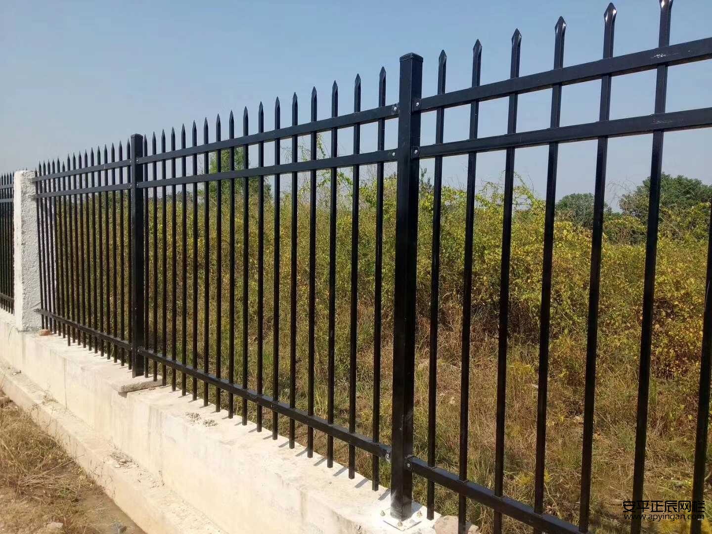 圍墻護(hù)欄