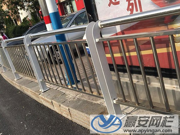 市政道路護(hù)欄