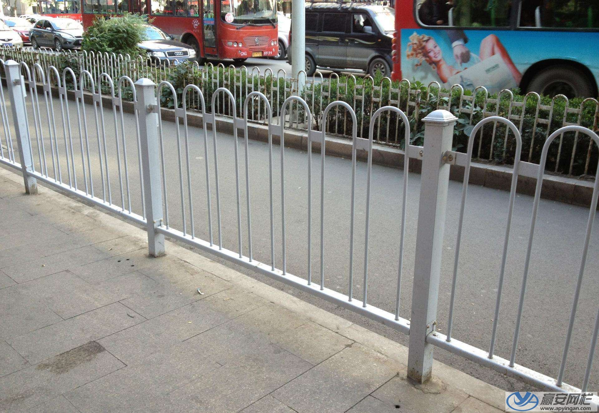 京式交通護欄