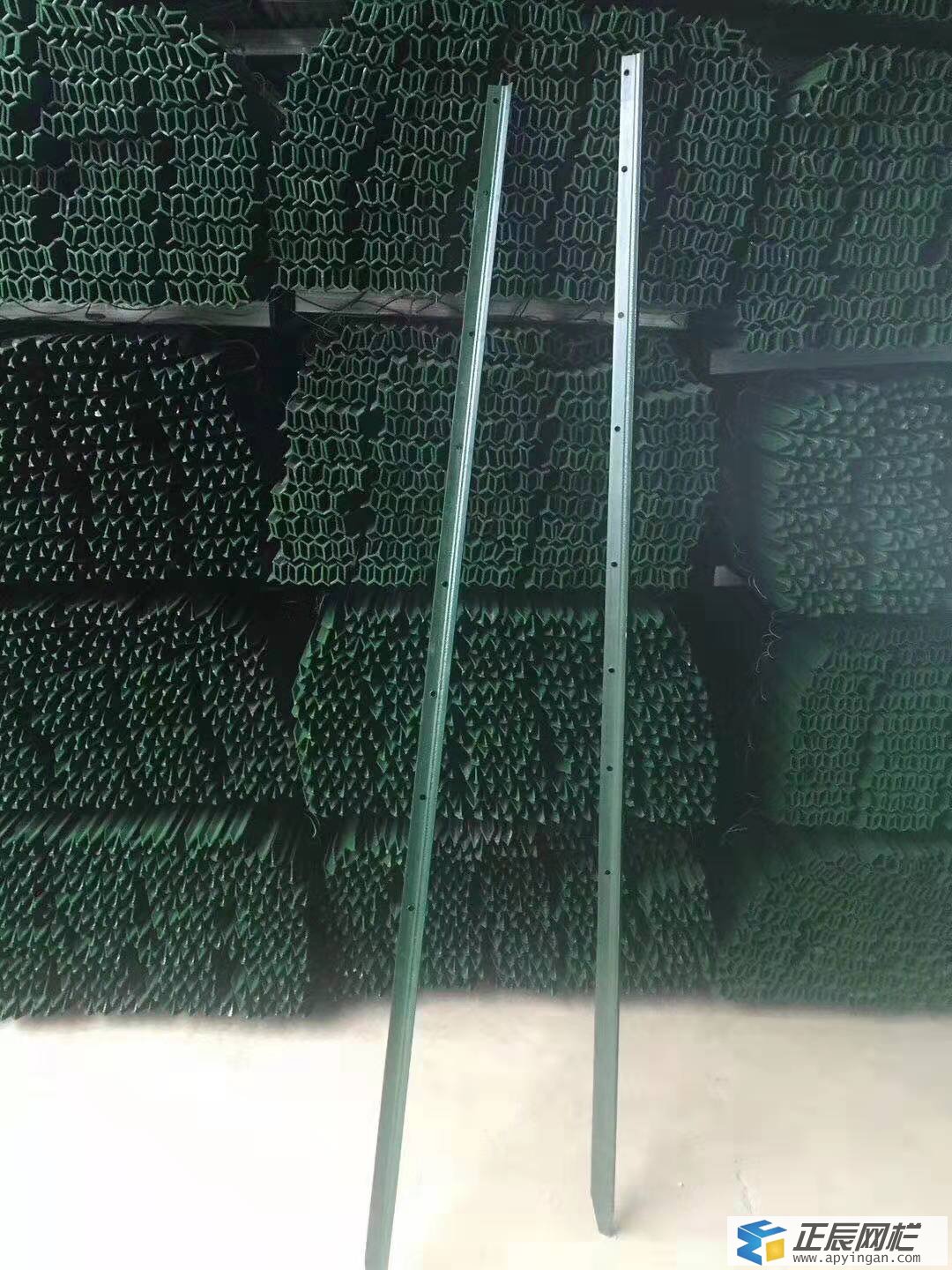 三角鐵立柱