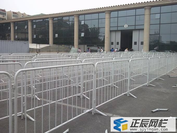 鐵馬護(hù)欄效果圖