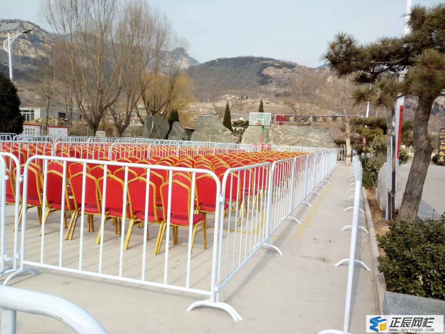 鐵馬護欄圖片