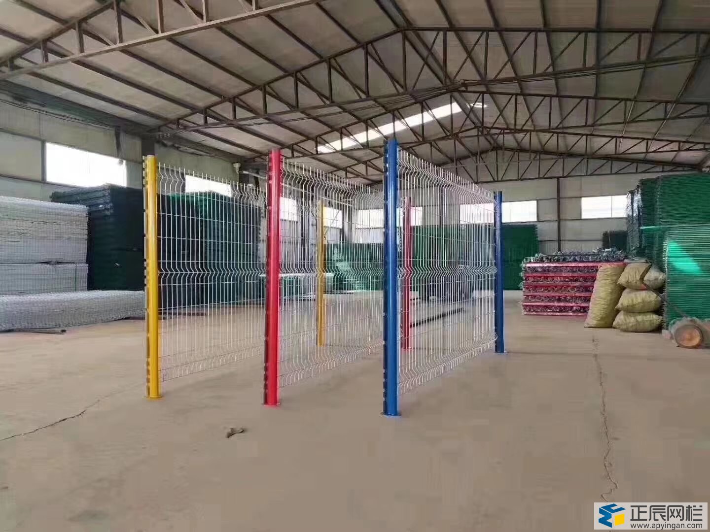 桃型柱護欄網