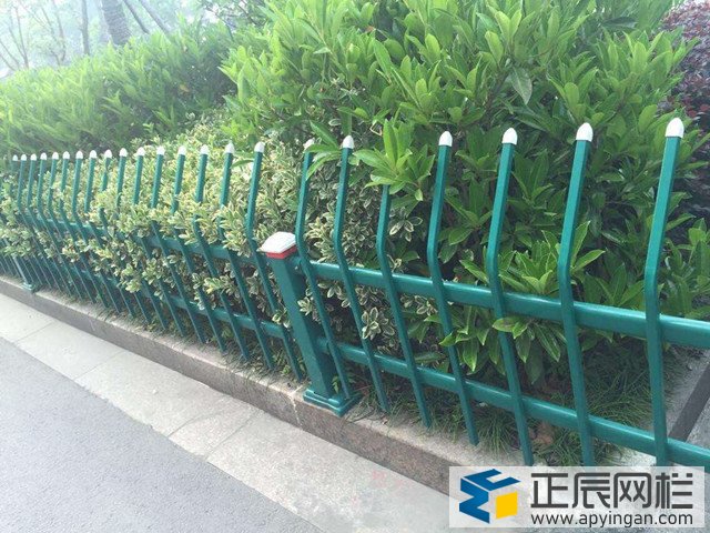 鋅鋼草坪護欄