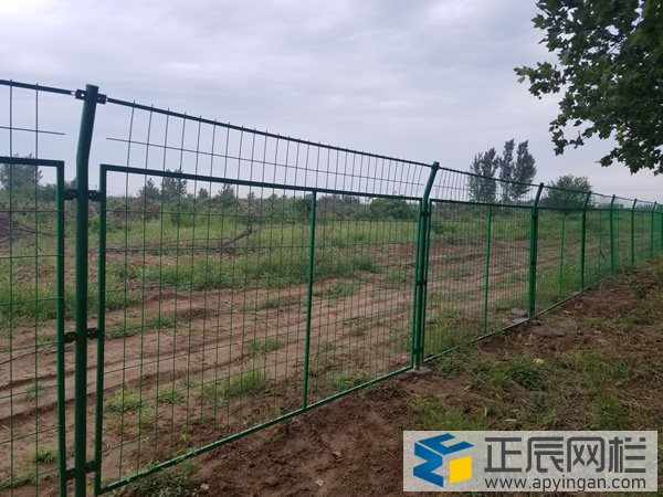 在高速公路上安裝護(hù)欄網(wǎng)應(yīng)該注意的問(wèn)題