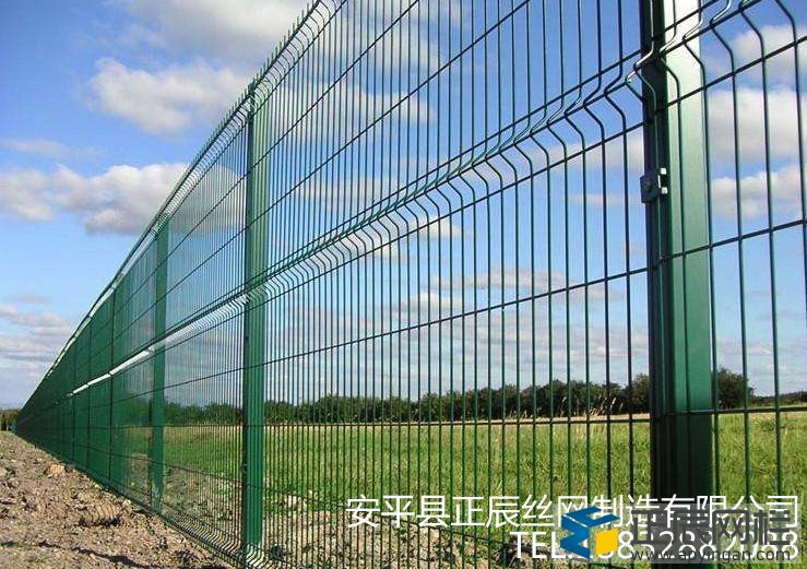 鐵絲網圍欄