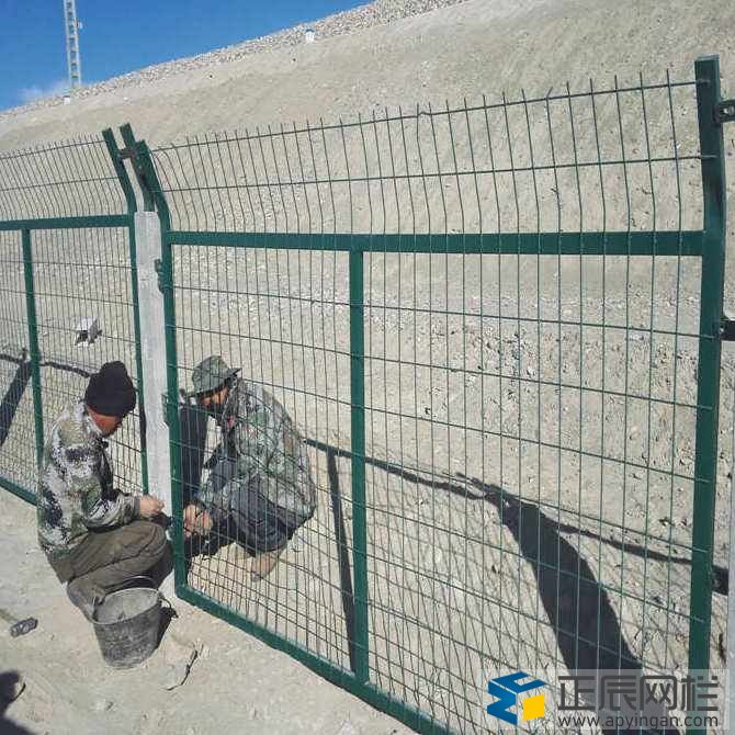 鐵路防護柵欄