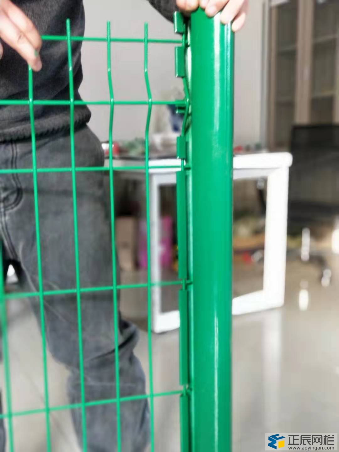 桃型柱護欄網